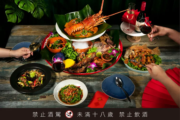 宮廷皇室盛宴-咖哩滑蛋龍蝦3990元(不含酒)。業者提供