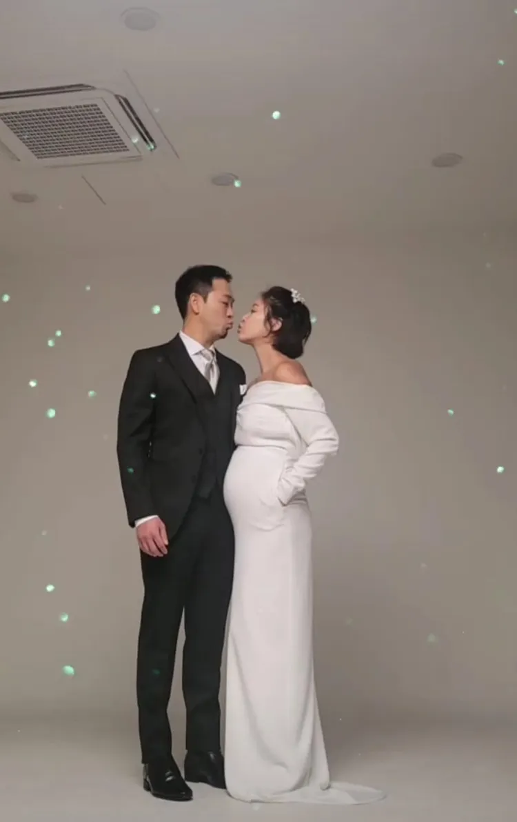 黃正音當時復合李英敦後火速懷第2胎，還在IG曬恩愛。翻攝黃正音IG