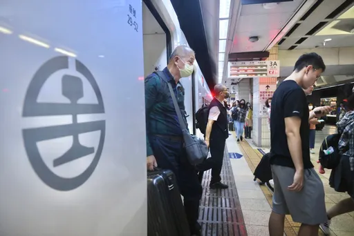 台鐵平溪線列車出軌 影響250名旅客!十分=菁桐改公路接駁
