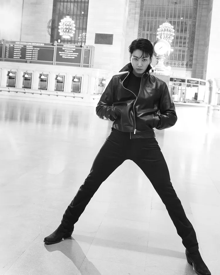 柾國演繹Calvin Klein春季系列。品牌提供