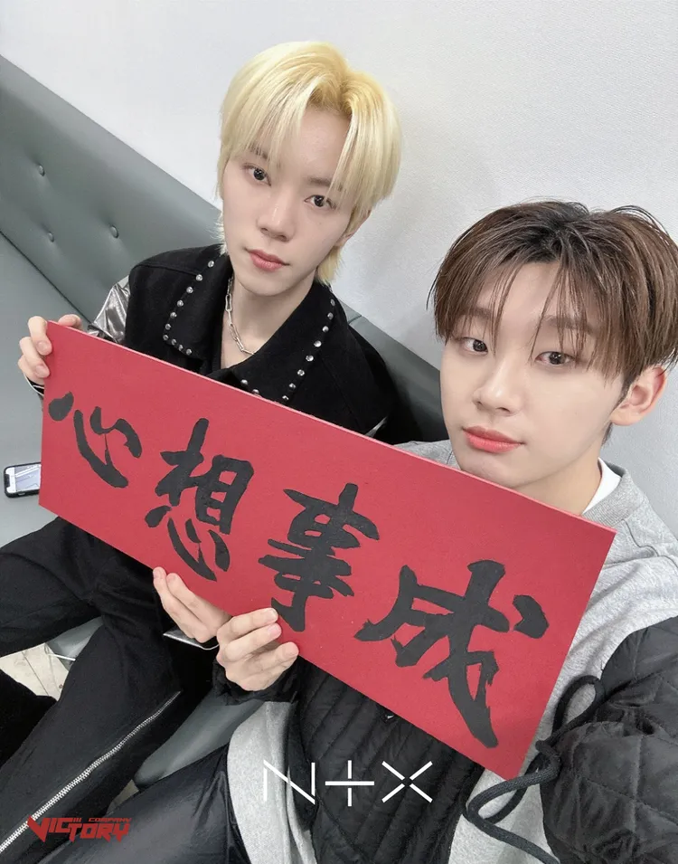Seungwon（左）、Hojun希望粉絲心想事成。Victory company提供