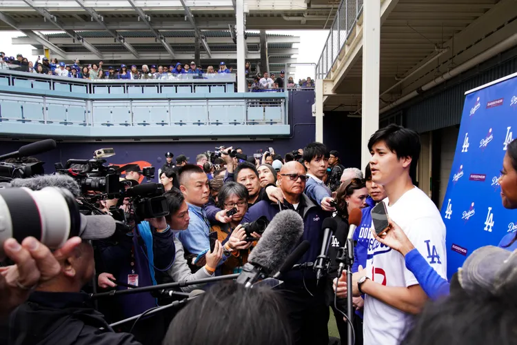 大谷翔平引起包圍。  美聯社