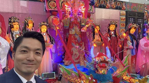 蔣萬安朝聖「被酸爆花燈」 稱讚:醜美醜美很有創意