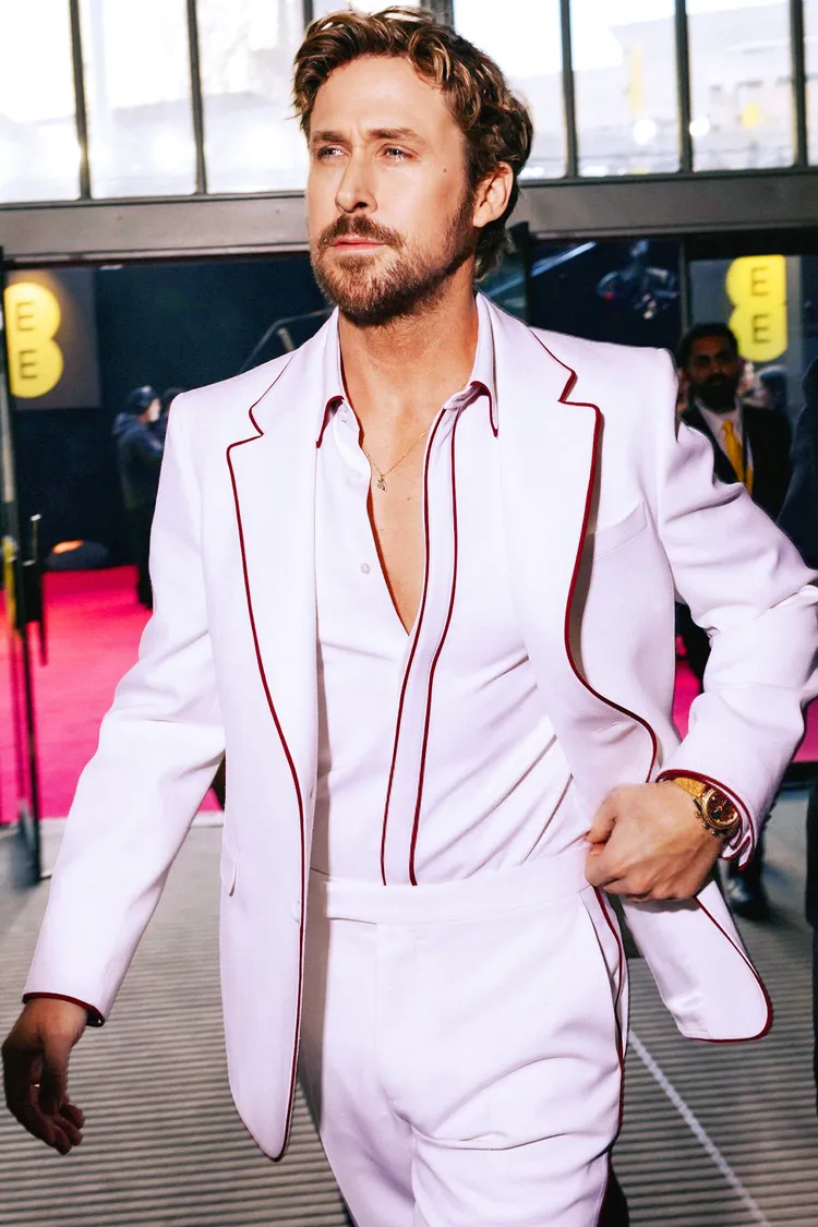 萊恩葛斯林配戴泰格豪雅為他打造的訂製腕錶出席英國奧斯卡。品牌提供