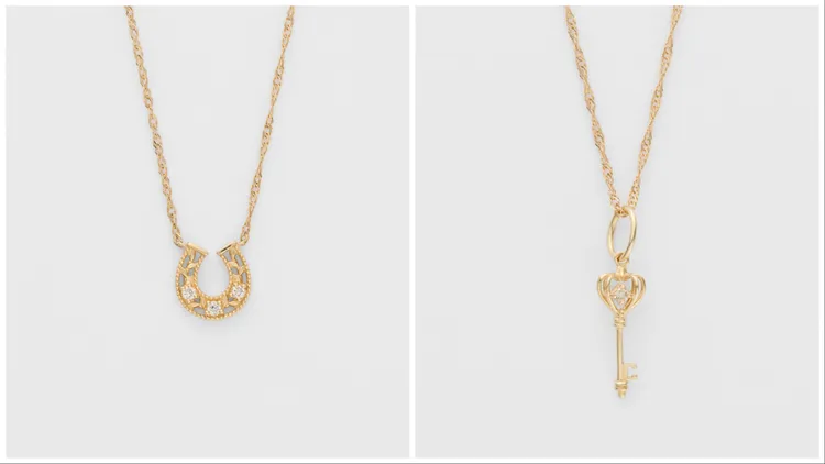 旗艦店限定項鍊18K x 鑽石Horseshoe（左）2萬3100元、18K x 鑽石Key（右）2萬4100元。品牌提供