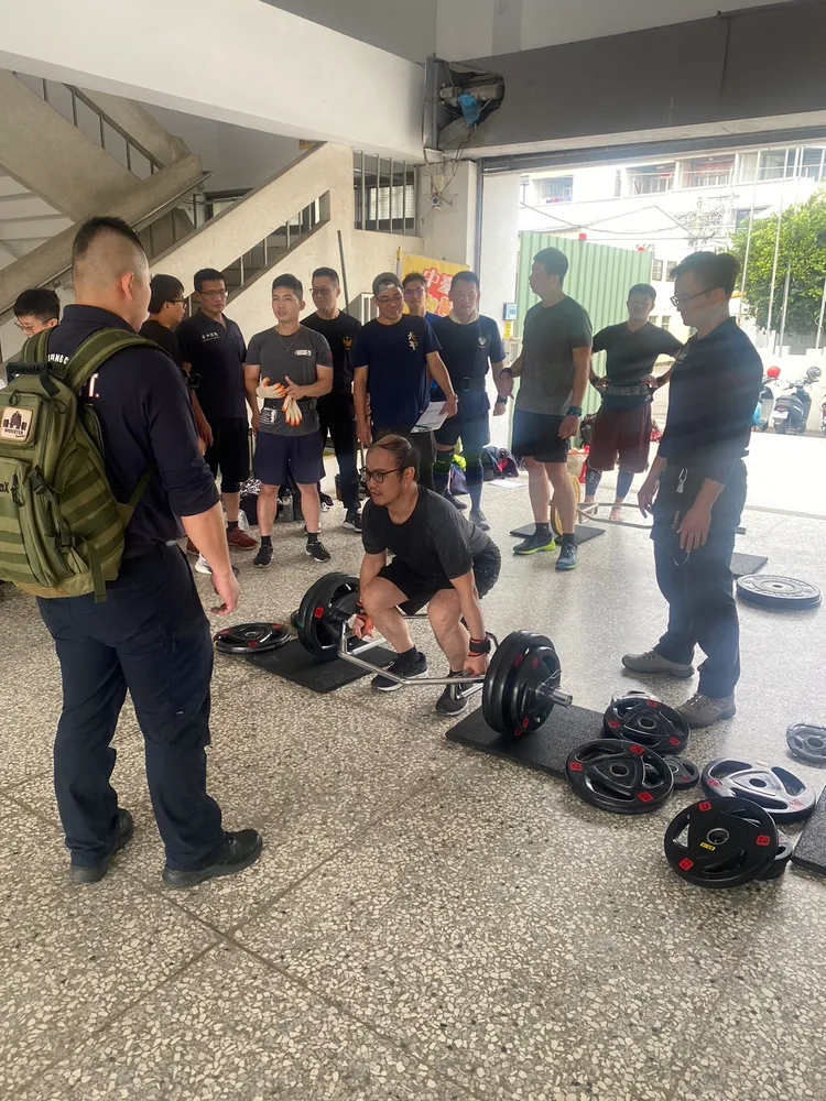 台中市消防局舉辦小隊長甄選體技能測驗。台中市消防局提供