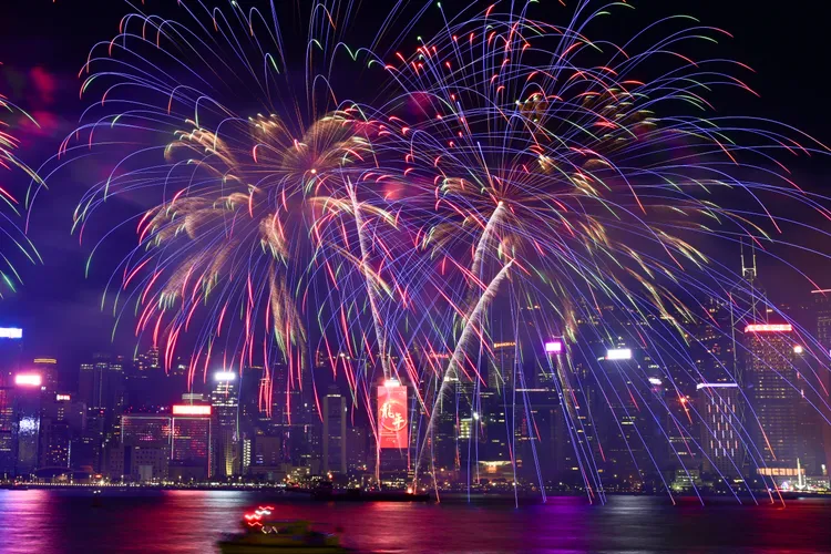 香港維港新春煙花匯演。新華社