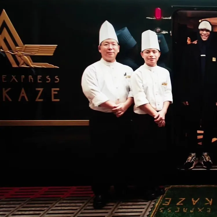 蕭敬騰搭乘瑞風號列車。翻攝蕭敬騰臉書