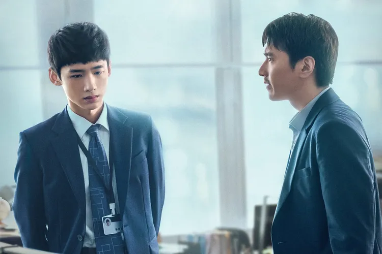 趙又廷（右）、白敬亭首次合作成「師徒」。中天娛樂台提供