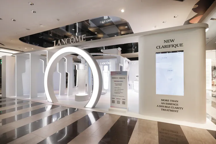 蘭蔻超級極光水全面造光站。品牌提供