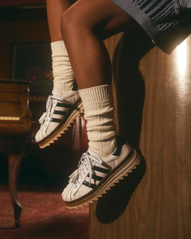 「CLOT Superstar by Edison Chen」沿用經典正裝設計。品牌提供