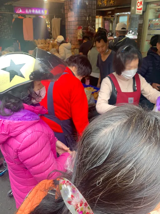 過年忙到炸!攤商收420找錢1580元 他傻眼PO文卻遭疑:可能嗎?