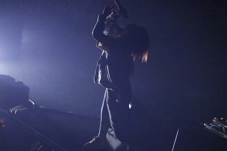 美波個子嬌小，但歌聲爆發力十足。好玩國際文化提供