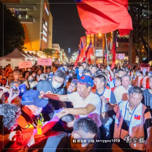 屏東議長周典論涉砸500萬挺郭台銘連署 不認罪!遭起訴求重判還延押3個月