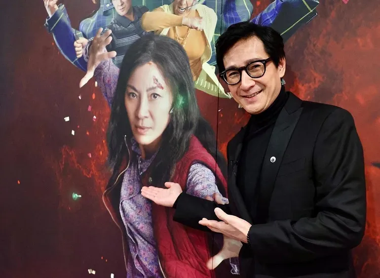 關繼威憑《媽的多重宇宙》拿下奧斯卡男配角。翻攝關繼威IG