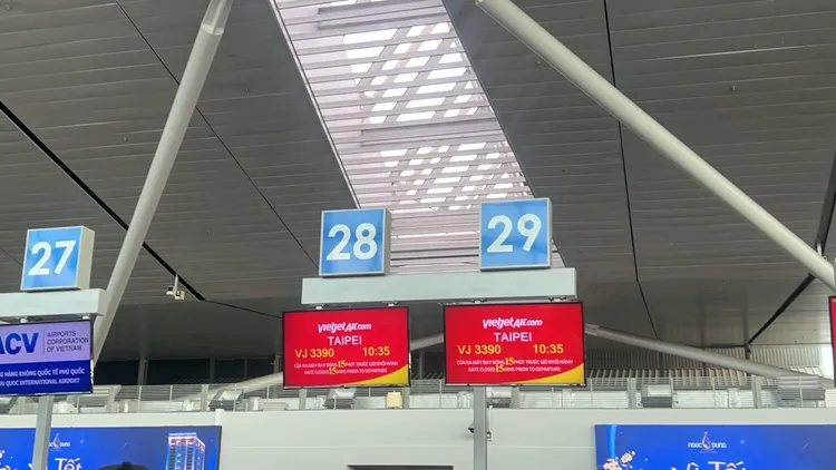 台灣旅客今天分別搭乘3航班回台灣。越南WInnER國際旅行社提供