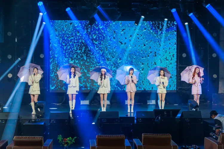 《炸裂吧！女孩》紅隊 Reddiebae：宋婉卉（左起）、林芷芸、各務禮美奈、吳心緹、盧以恩、 莊錠欣。 好看娛樂提供