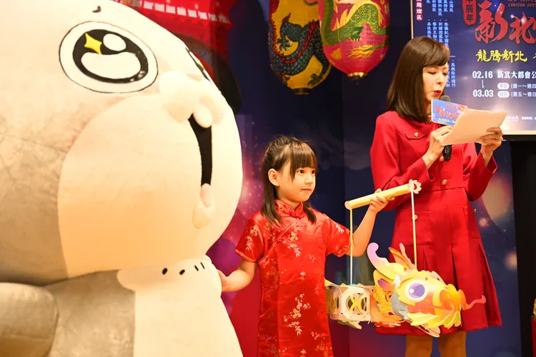 今年新北燈會首度與好想兔IP聯名。民政局提供