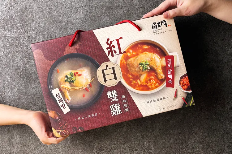 涓豆腐紅白雙雞禮盒售價458元。業者提供