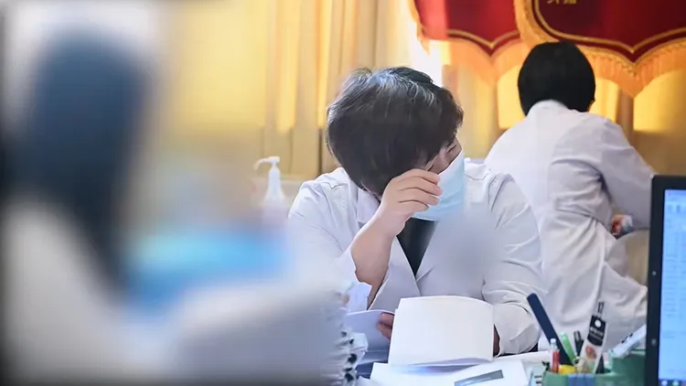 醫師聽了女子講述吃胎兒水餃的經歷都感到毛骨悚然。翻攝自「竇阿姨講不孕」西瓜視頻