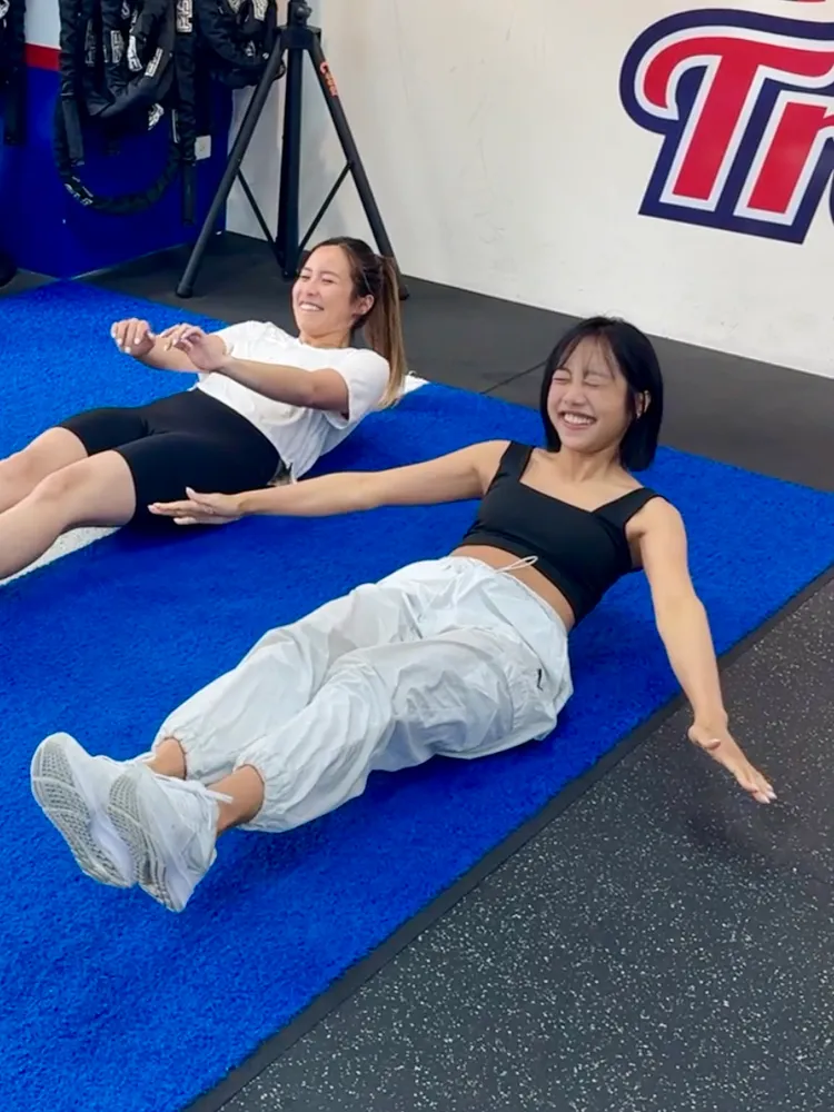 蔡佩軒分享墊上雙人運動影片。可瑞思國際娛樂提供