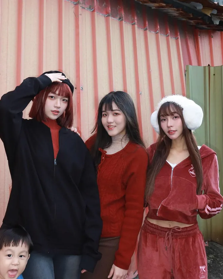 「啦啦隊女神」林襄罕見分享她與高顏值妹妹的合照。翻攝《95_mizuki》的IG