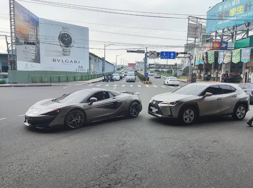 台中1700萬麥拉倫擦撞LEXUS 2車都違規!超跑維修費上看50萬