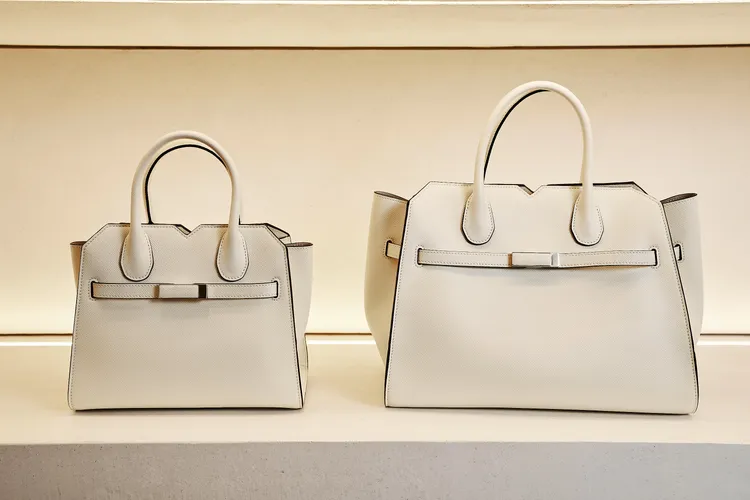 Valextra春夏Milano包款。品牌提供