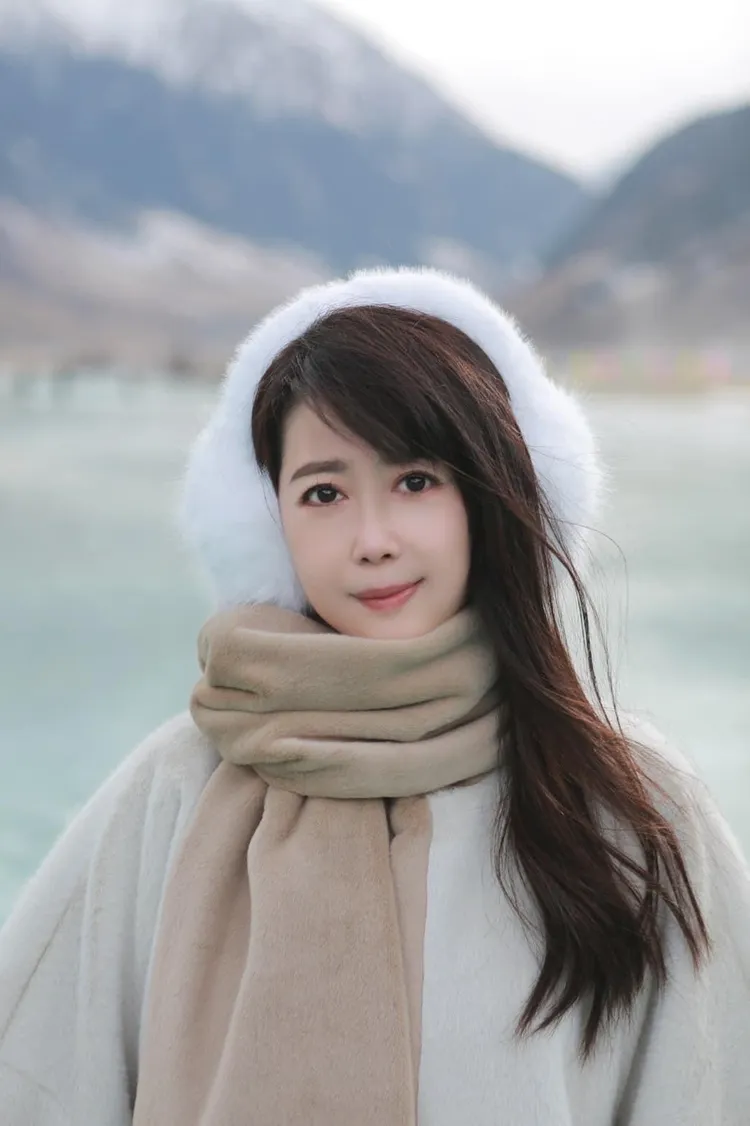 歲月絲毫未在孟庭葦臉上留任痕跡。孟庭葦凍齡如昔。翻攝孟庭葦的月亮說話臉書粉絲團