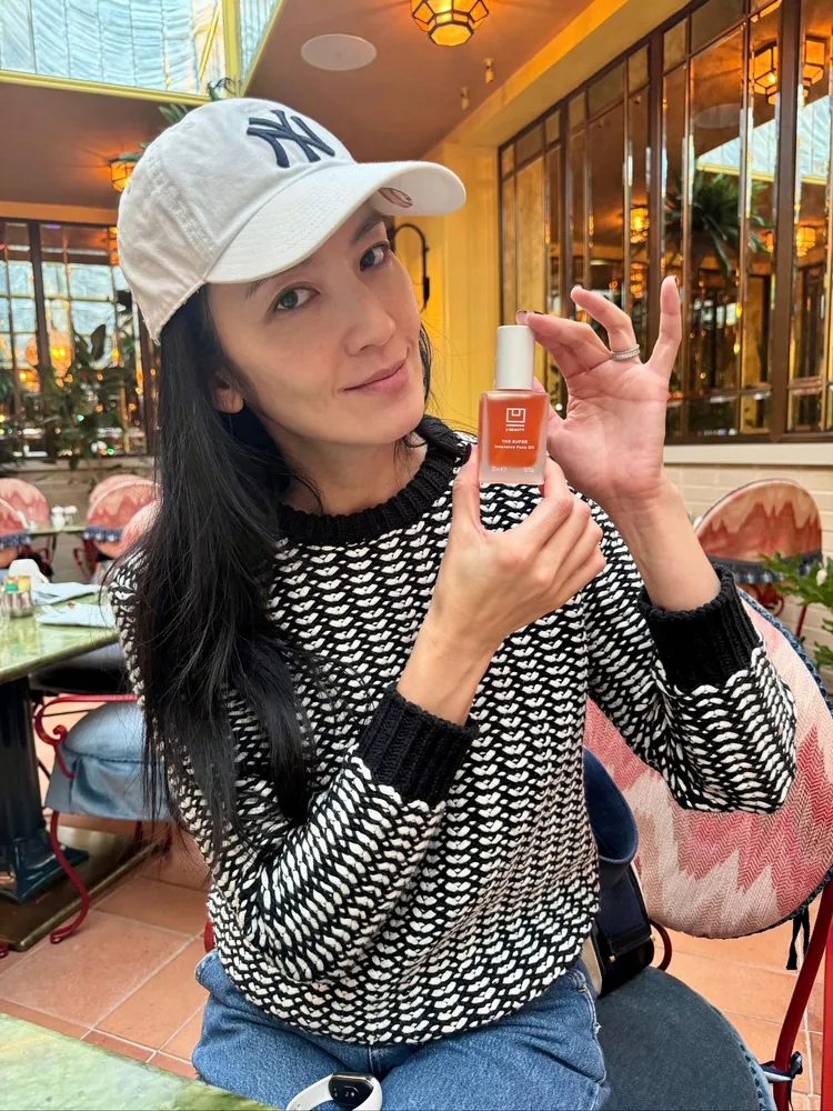 林熙蕾相當喜愛Tina Craig自創美妝品牌Ubeauty旗下最新的臉部護理油。Tina Craig提供