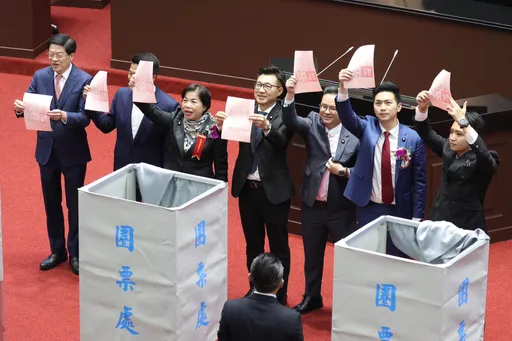 黃揚明驚爆綠開天價誘藍委跑票 民進黨回應了
