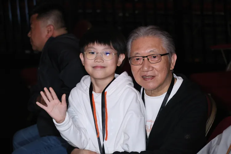 鄭中基開唱，爸爸跟兒子坐在台下力挺。寬宏藝術提供