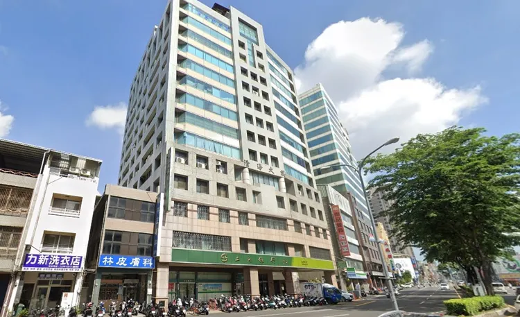 死者王男與凶嫌李男均為台中北區中清路一段某大樓1家舞廳的牛郎。翻攝Google街景