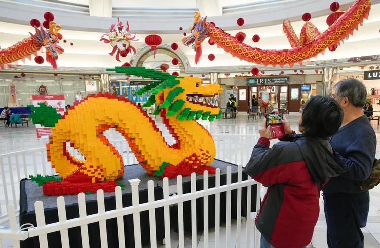 塞瑟說每個大人小孩都有自己的樂高故事。新華社