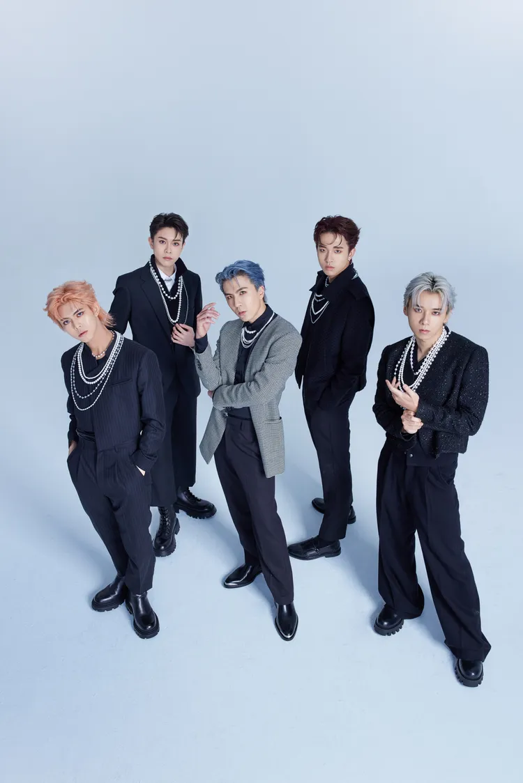 承恩、傑銘、哲瑋、柏安四位「學長」喜迎新生「多多」。好多娛樂提供