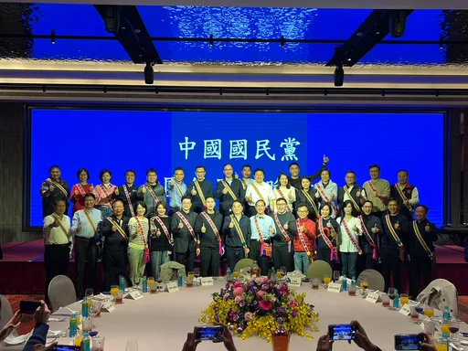 傅崐萁怒了！被指不付錢讓朱立倫掏黑卡救火　開吉2媒體