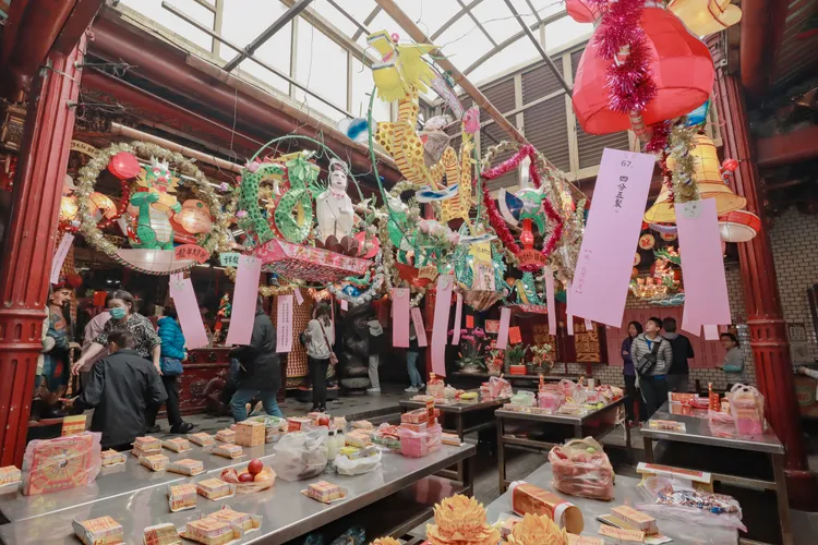 新竹都城隍廟花燈藝術展登場。新竹市府提供