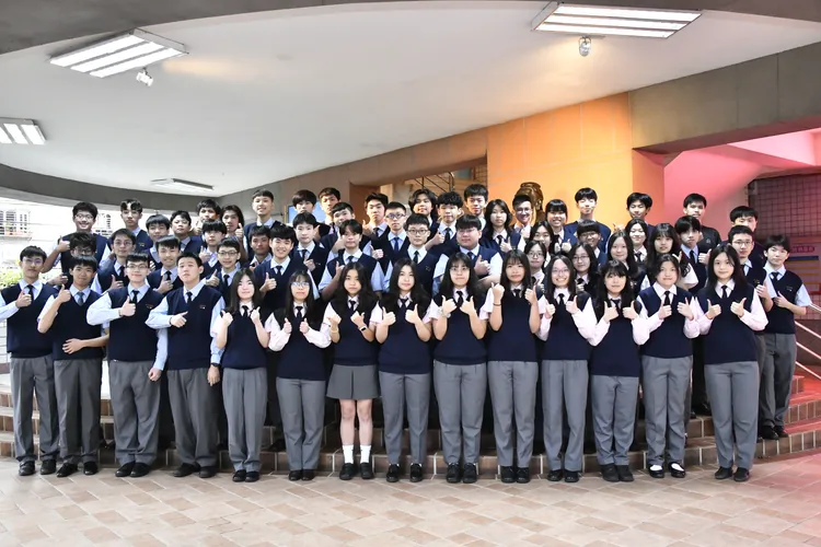 新北市私立南山中學學測成績屢屢表現突出，滿級分學生數量長高掛新北學校之首。校方提供