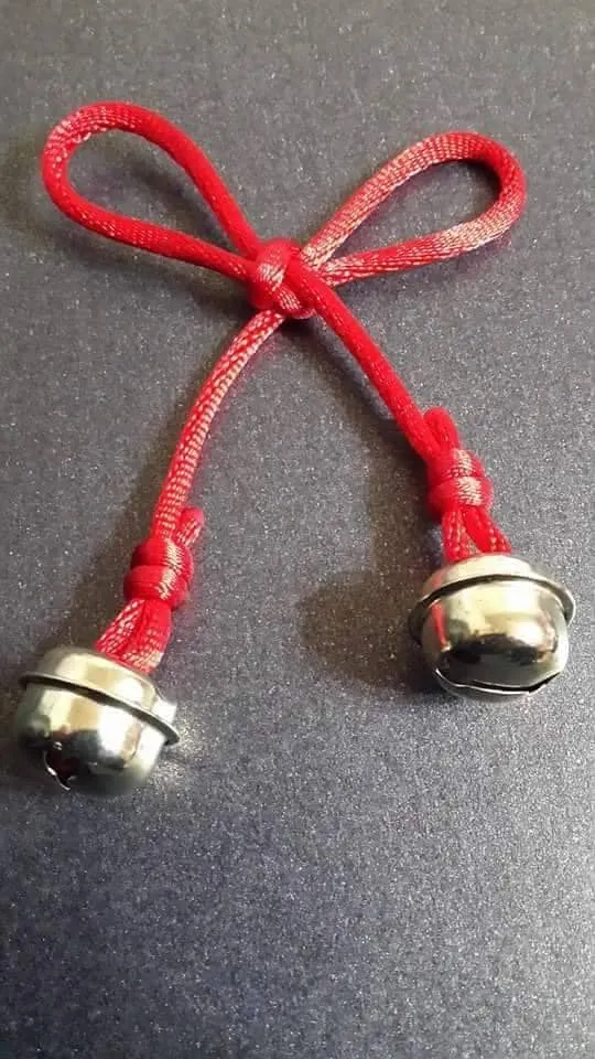  「好運鈴」助貴人緣、桃花開！翻攝臉書「黃子容的一年愛班幸福團」