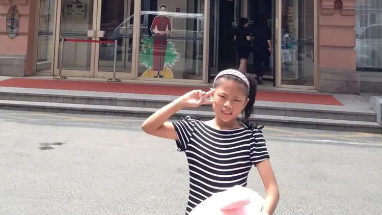 周楚娜童年時未整容的模樣。翻攝自《頭條新聞》