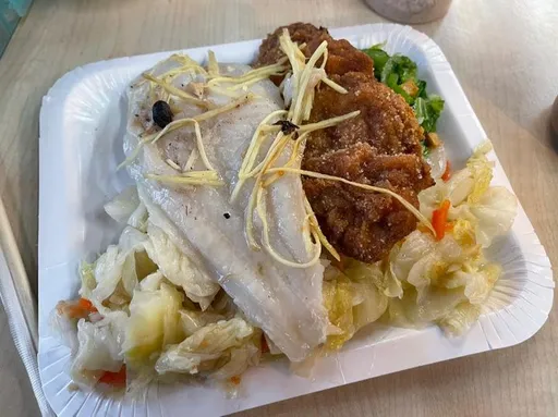 一大片魚+炸肉雙主菜+4配菜　只賣100元！網驚：真的是台北嗎？