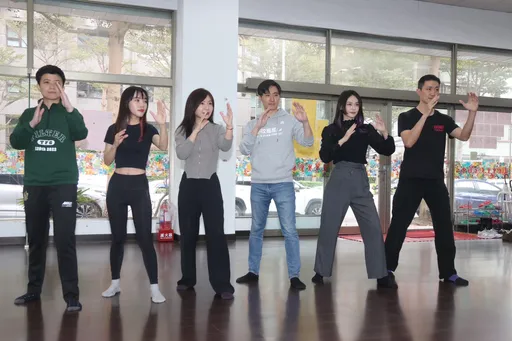 鄉親怕她「朝野攻防頂不住」!吳沛憶急練防身術 苗博雅笑:根本貓咪打架