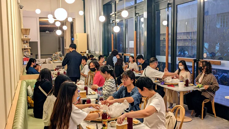 歷史文旅專享，遊客在高史博閉館後享翰品酒店主廚特製料理。高史博提供