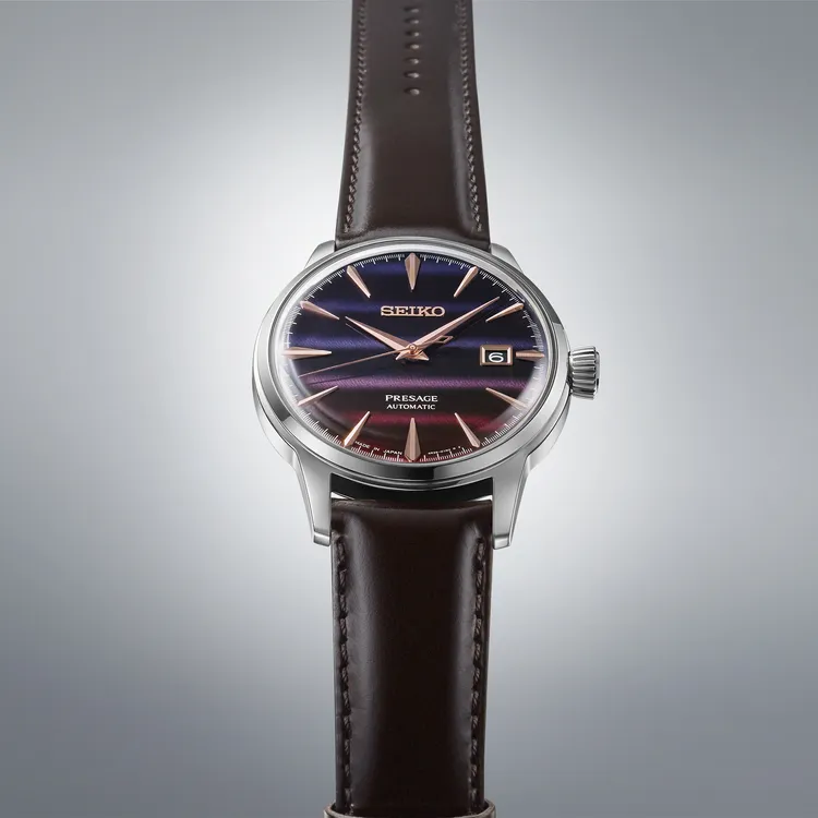 面盤呈現出若隱若現的波浪狀紋路設計。品牌提供