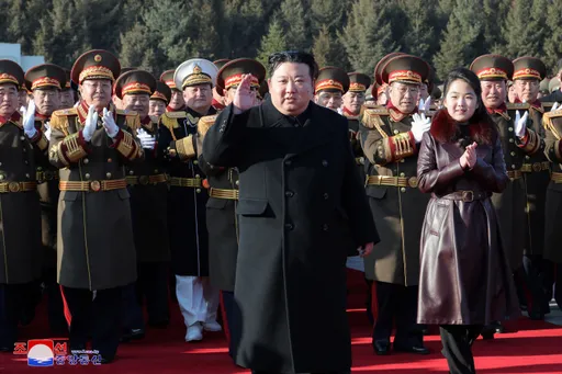 南韓前情報官員:金正恩有2個私生子 正牌長子蒼白矮小不公開