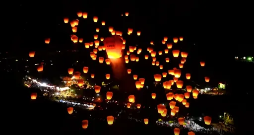 美炸了!平溪天燈節壓軸場 廣州正妹特地從英國飛來參加