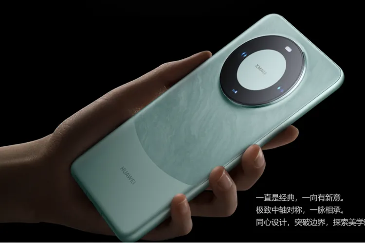華為在去年8月底無預警推出搭載等同7奈米晶片的新旗艦手機Mate 60 Pro。翻攝華為官網