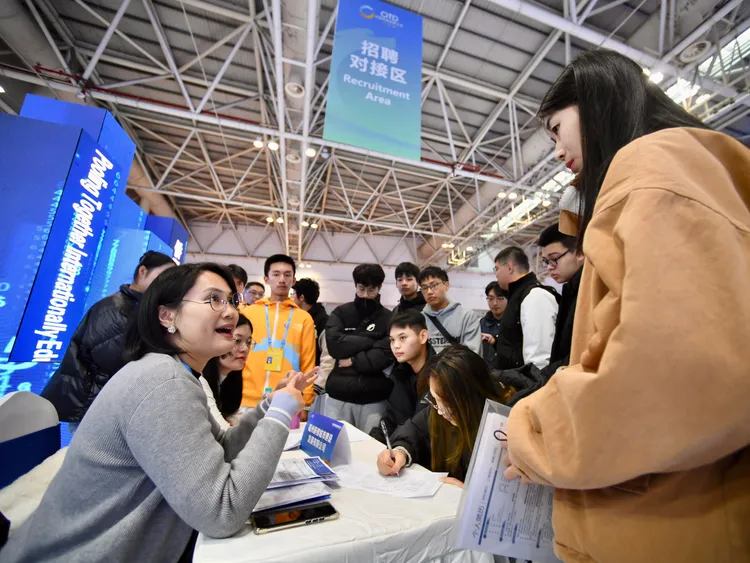 中國僑智發展大會去年12月底在福州開幕，同期舉辦招聘活動，近千家用人單位提供超2萬個工作崗位。新華社