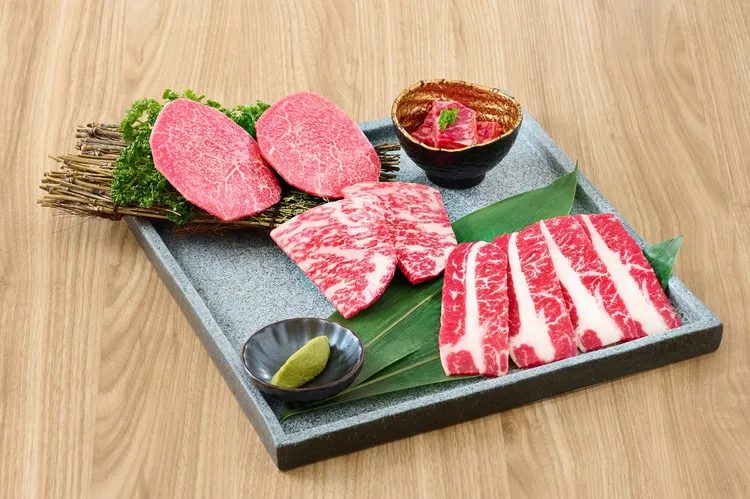 2/26前於「Oh my!原燒」能用399元優惠價加購「日澳和牛拼盤」。業者提供