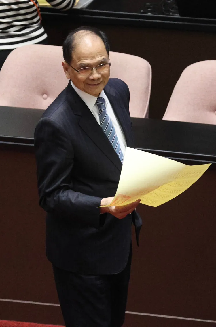 游錫堃發布請辭訊息後，下午仍參加副院長投票。彭欣偉攝